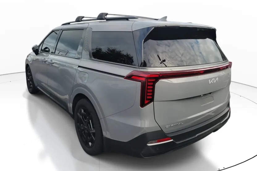 2025 Kia Carnival SX Prestige photo 1
