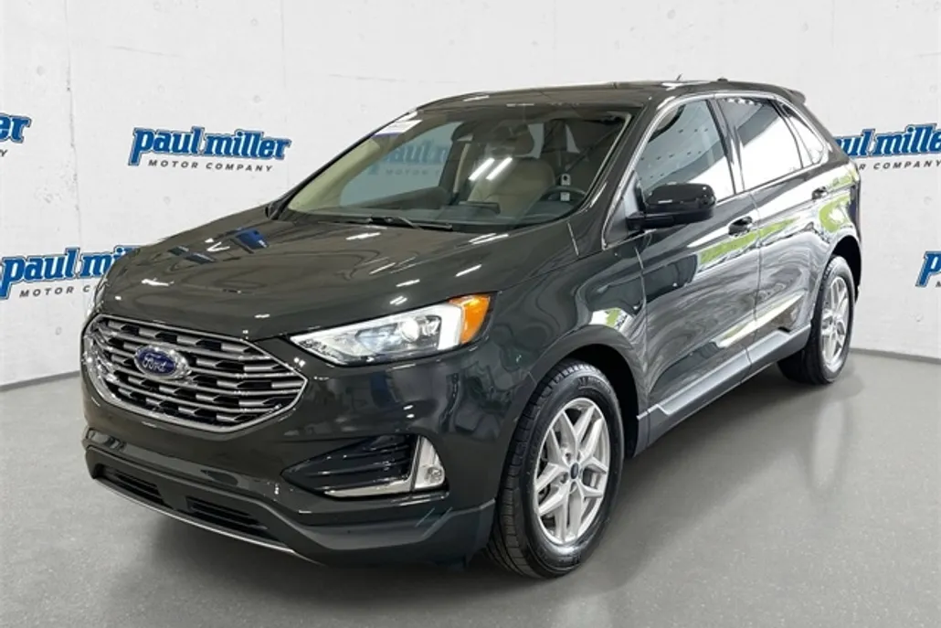 2022 Ford Edge SEL photo 1