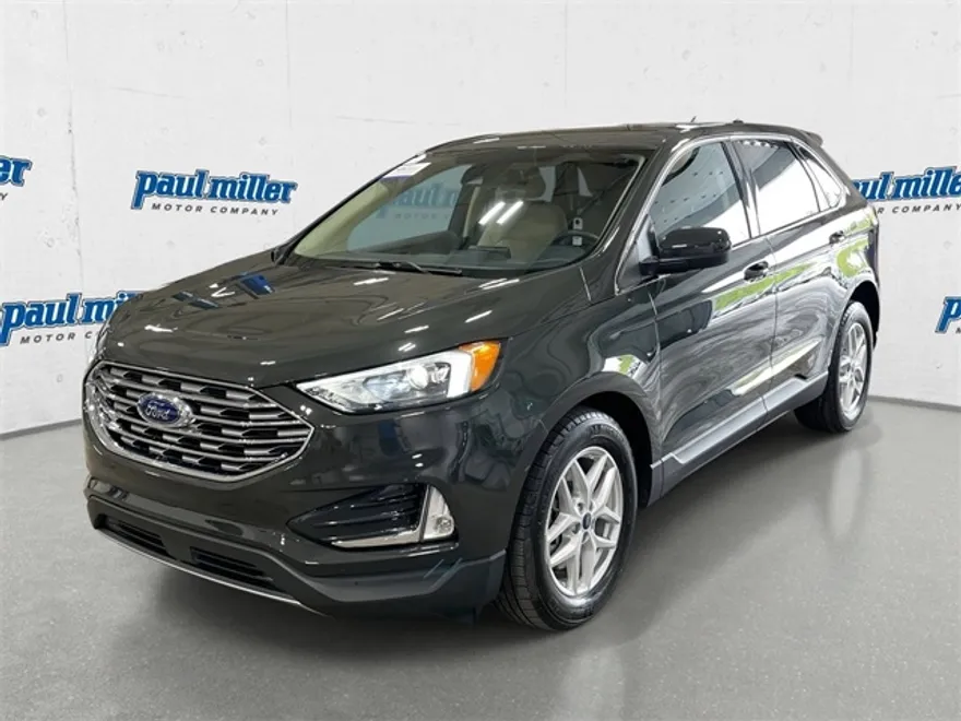 2022 Ford Edge SEL photo 1