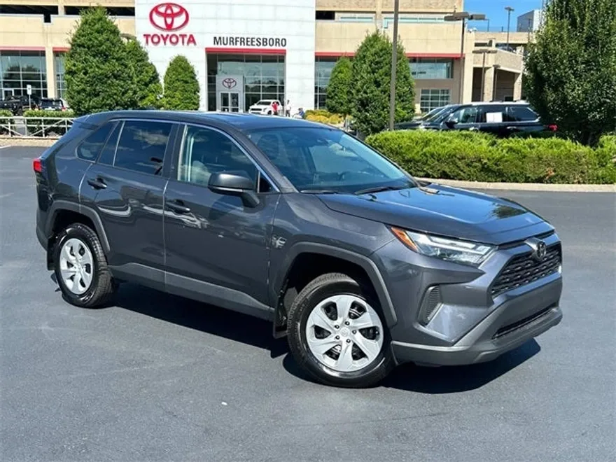 2023 Toyota RAV4 LE photo 1