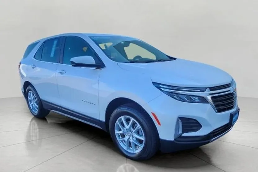 2022 Chevrolet Equinox LT photo 1