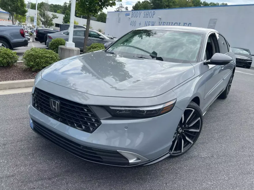 2024 Honda Accord Hybrid Touring photo 1