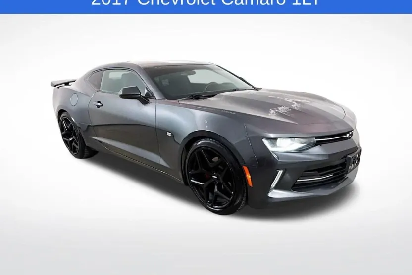 2017 Chevrolet Camaro 1LT photo 1