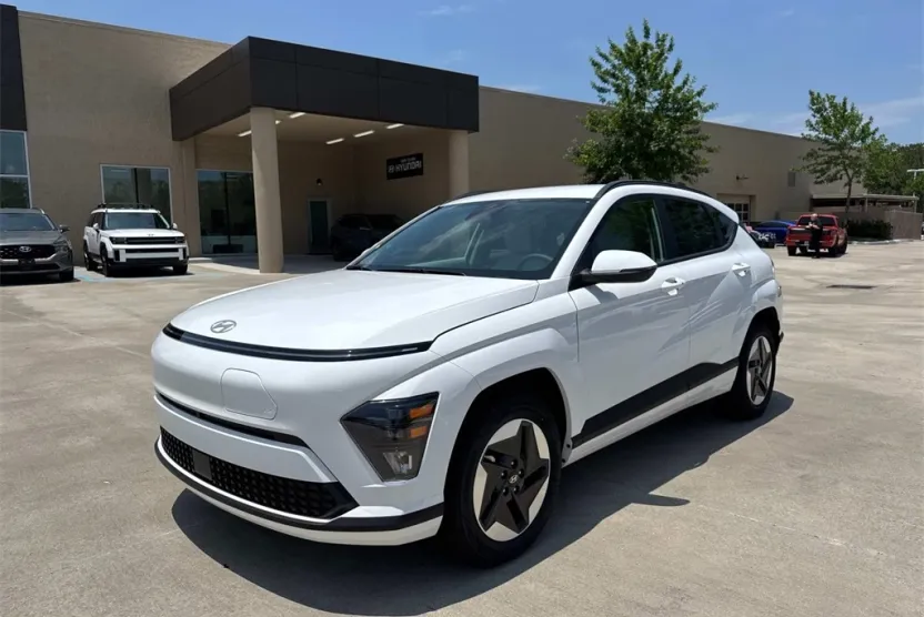 2025 Hyundai Kona Electric SEL photo 1
