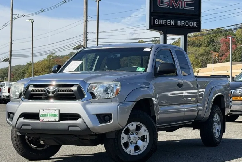 2015 Toyota Tacoma Base photo 1