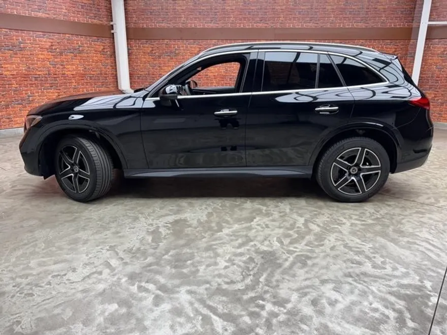 2025 Mercedes Benz GLC 300 4MATIC photo 1