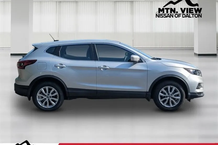 2020 Nissan Rogue Sport S photo 1