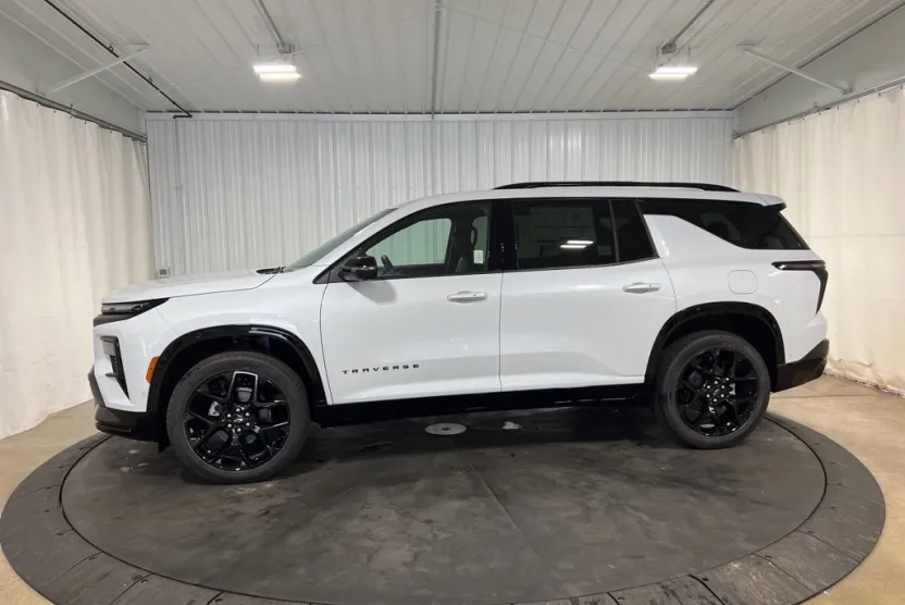 2026 Chevrolet Traverse RS photo 1