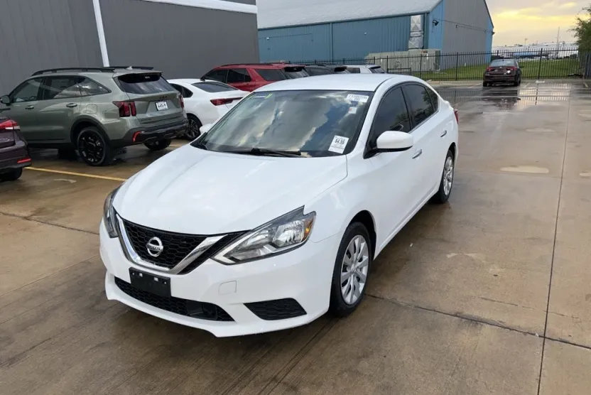 2019 Nissan Sentra S photo 1