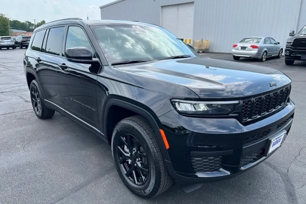 2025 Jeep Grand Cherokee Altitude X photo 1