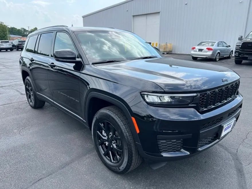 2025 Jeep Grand Cherokee Altitude X photo 1
