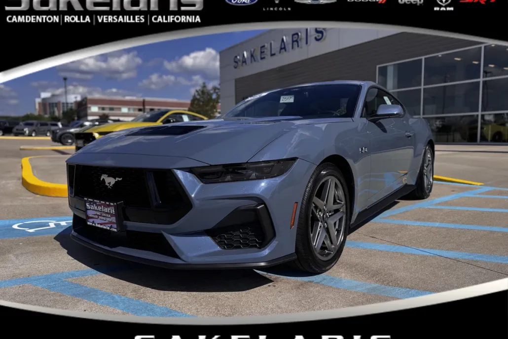 2025 Ford Mustang GT photo 1