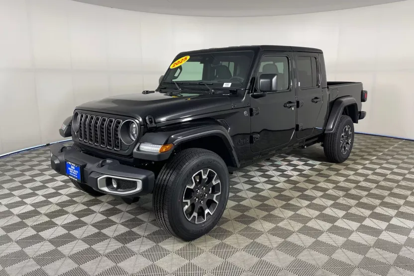 2025 Jeep Gladiator Sport S photo 1