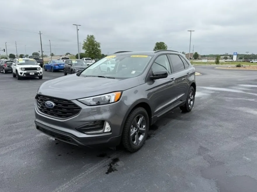 2024 Ford Edge SEL photo 1