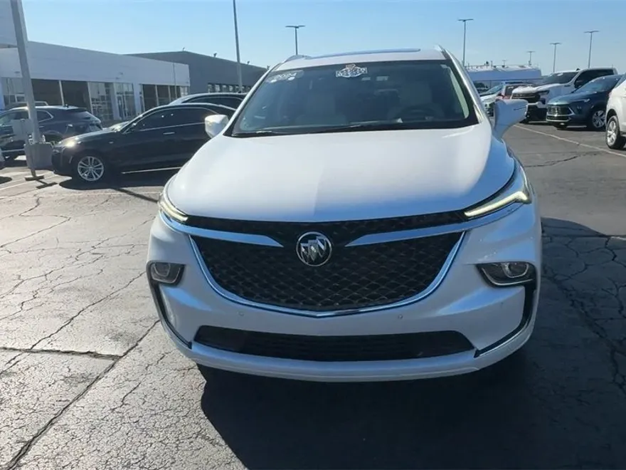 2024 Buick Enclave Avenir photo 1