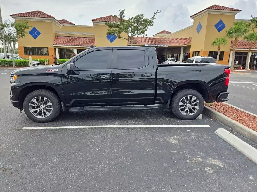 2025 Chevrolet Silverado 1500 RST photo 1