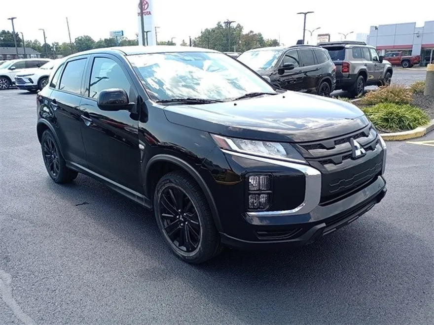 2022 Mitsubishi Outlander Sport LE photo 1