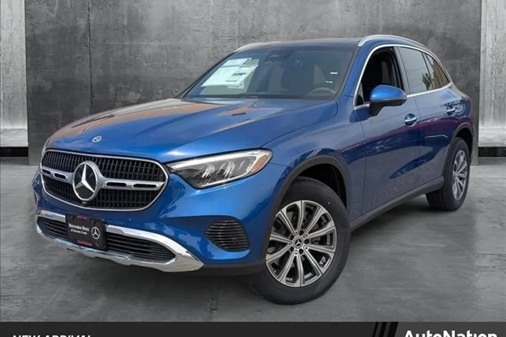 2025 Mercedes Benz GLC 300 4MATIC photo 1