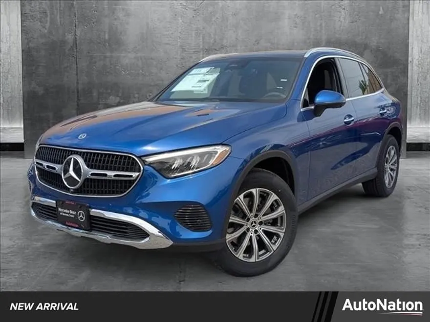 2025 Mercedes Benz GLC 300 4MATIC photo 1