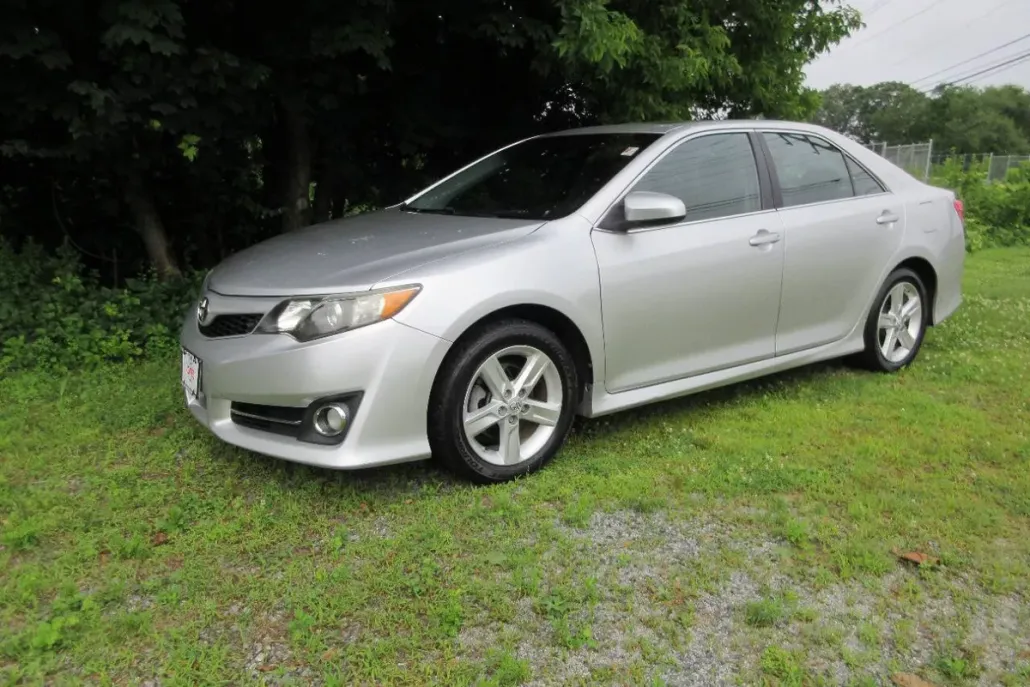 2013 Toyota Camry SE photo 1