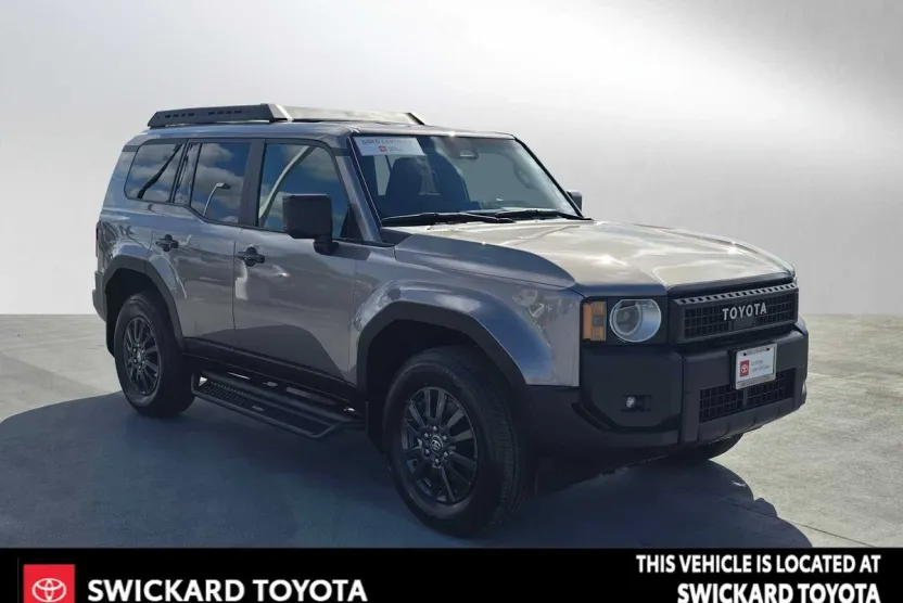 2025 Toyota Highlander Hybrid photo 1