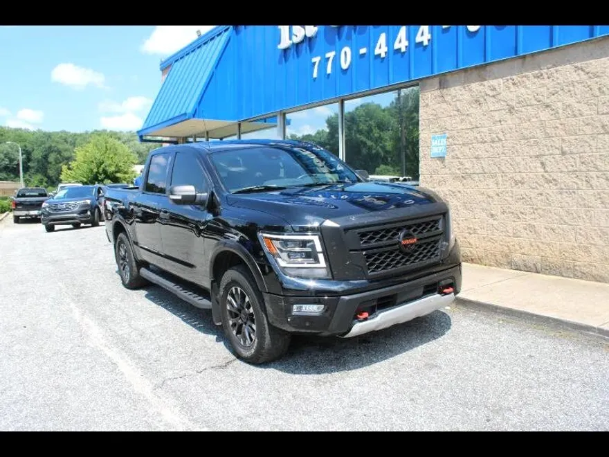 2021 Nissan Titan Crew Cab PRO-4X photo 1