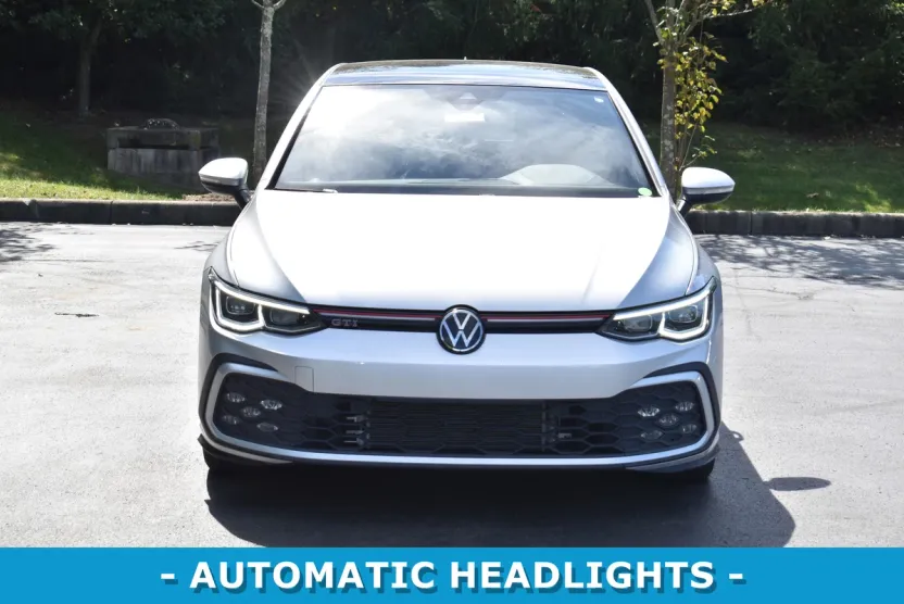 2024 Volkswagen Golf GTI SE photo 1