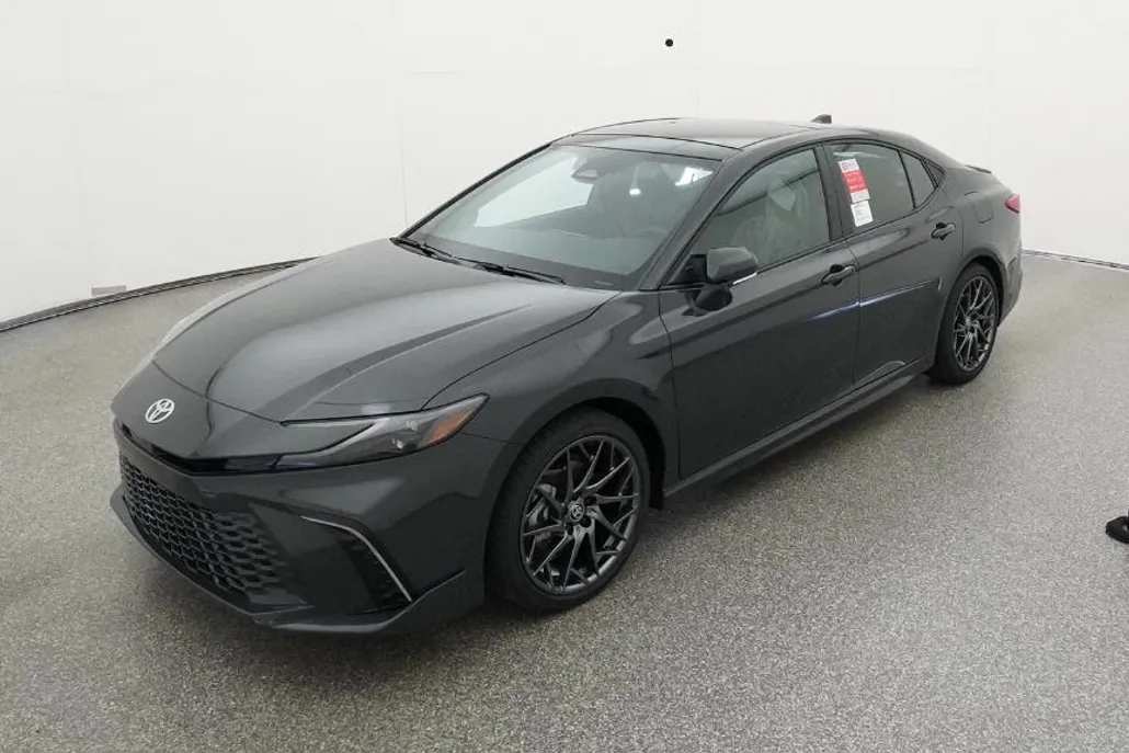 2025 Toyota Camry XSE photo 1