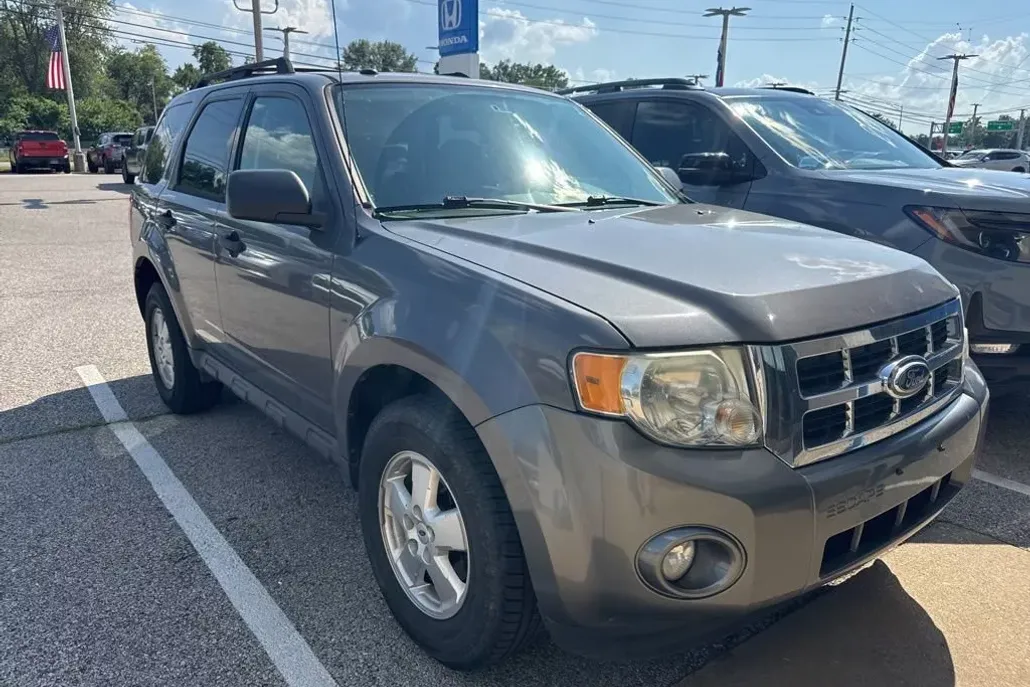 2011 Ford Escape XLT Sport photo 1