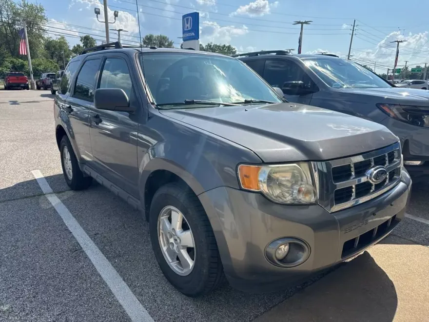 2011 Ford Escape XLT Sport photo 1
