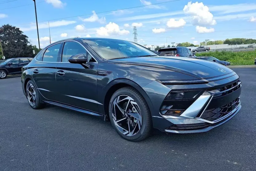 2026 Hyundai Sonata SEL Sport photo 1
