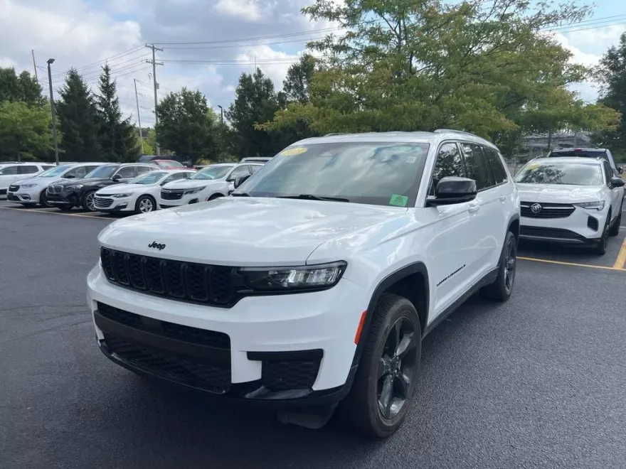 2023 Jeep Grand Cherokee Altitude photo 1