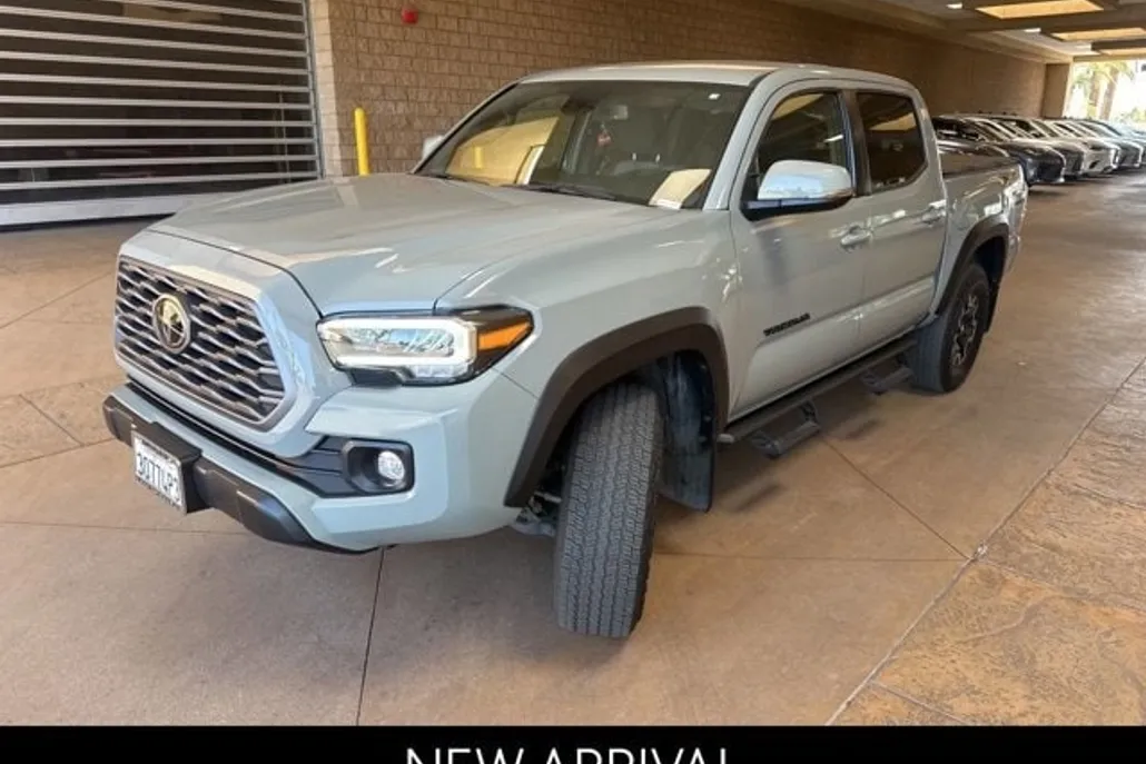 2022 Toyota Tacoma TRD photo 1