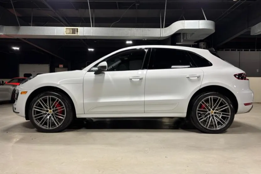 2018 Porsche Macan Turbo Performance Package photo 1