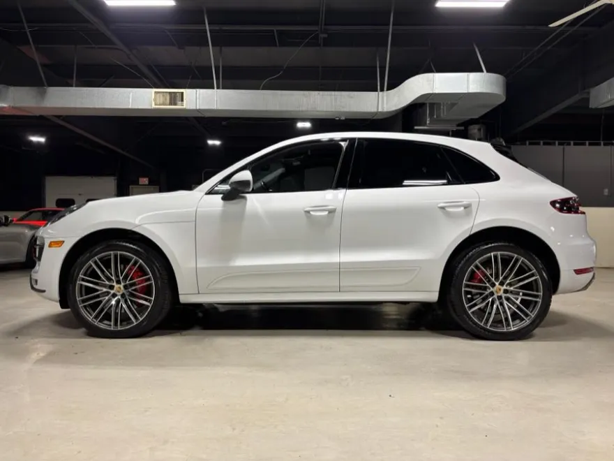 2018 Porsche Macan Turbo Performance Package photo 1