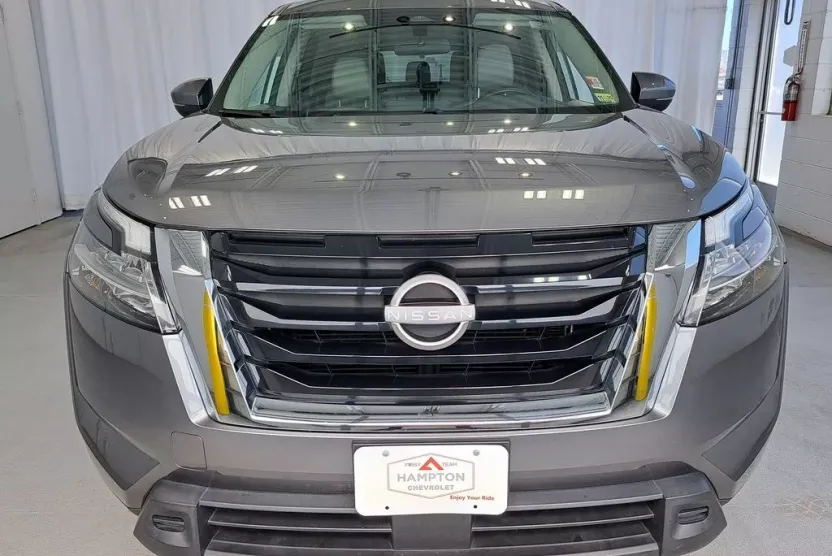 2022 Nissan Pathfinder SV photo 1
