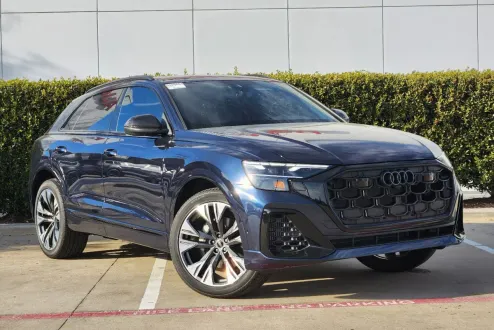 2025 Audi Q8 Premium Plus photo 2