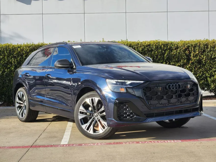 2025 Audi Q8 Premium Plus photo 2