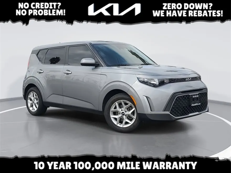 2023 Kia Soul LX photo 1