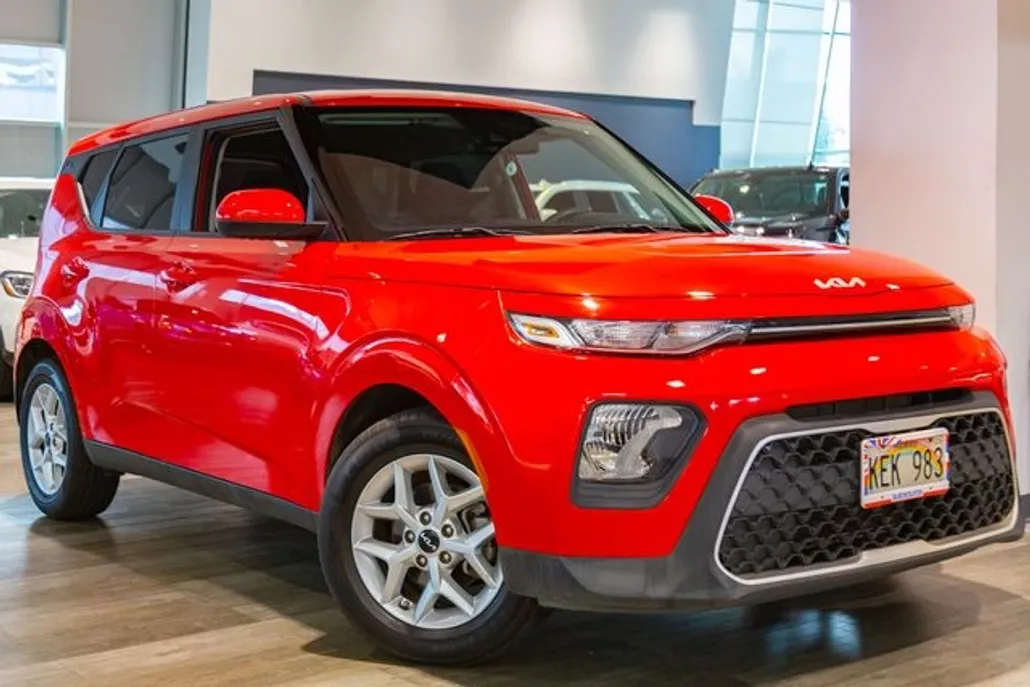 2022 Kia Soul LX photo 1