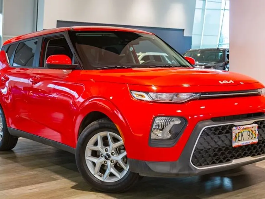 2022 Kia Soul LX photo 1