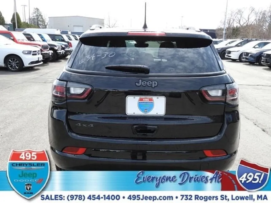 2025 Jeep Compass Limited photo 1