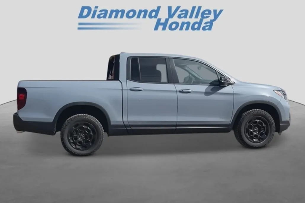 2025 Honda Ridgeline TrailSport photo 1
