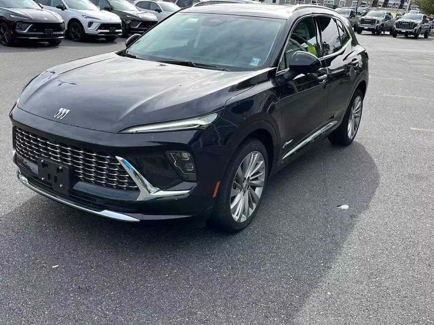 2025 Buick Envision Avenir photo 1