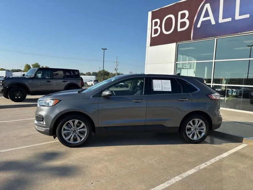 2024 Ford Edge Titanium photo 1