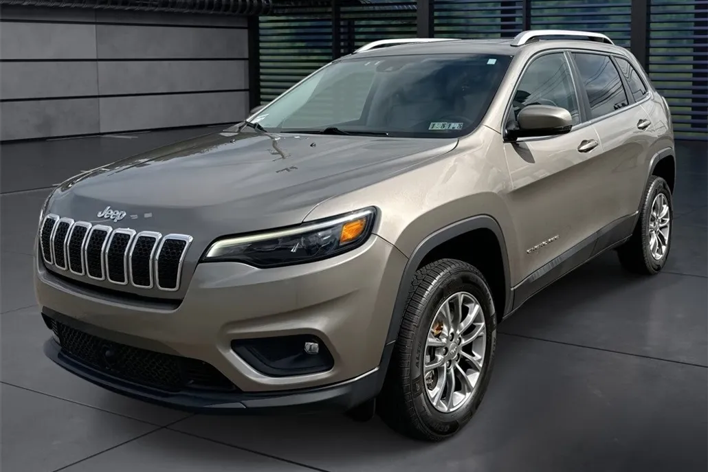 2021 Jeep Cherokee Latitude Lux photo 1