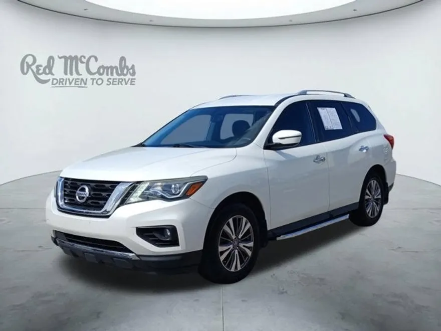 2018 Nissan Pathfinder SV photo 1