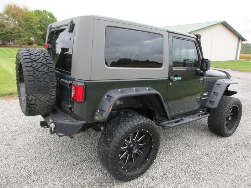 2010 Jeep Wrangler Unlimited Sahara photo 1