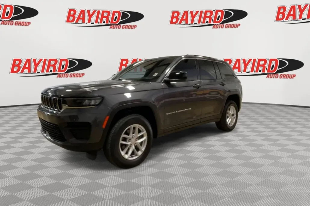 2024 Jeep Grand Cherokee Laredo photo 1