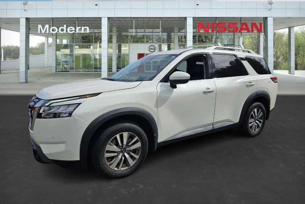 2023 Nissan Pathfinder SL photo 1